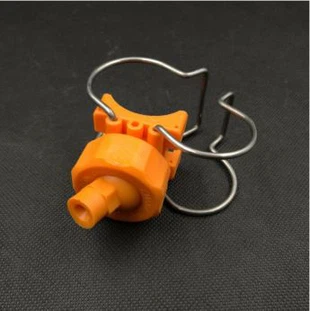 Double clamp eyelet clamp nozzle